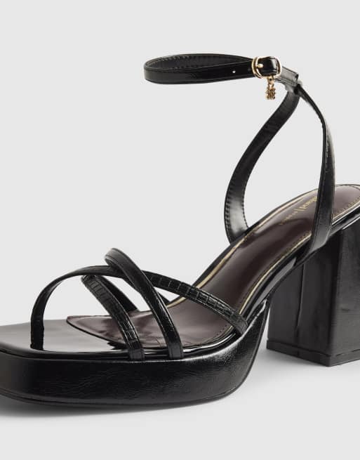 River Island Block heel cross strap heeled sandals in black, 4 of 4
