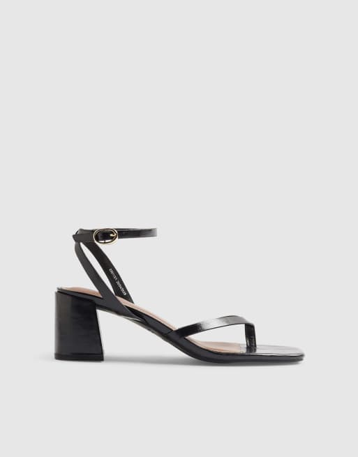 River Island Block heel toe thong sandals in black, 2 of 4
