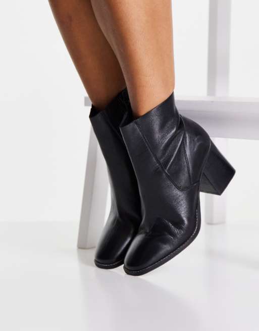 River island block hot sale heel boots