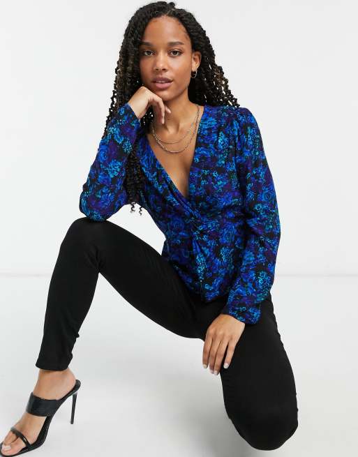River Island - Blouse effet cache-cœur à imprimé fleuri - Bleu