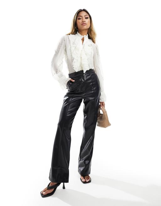 River Island - Blouse met ruches en geborduurd detail in wit, 2 van 4