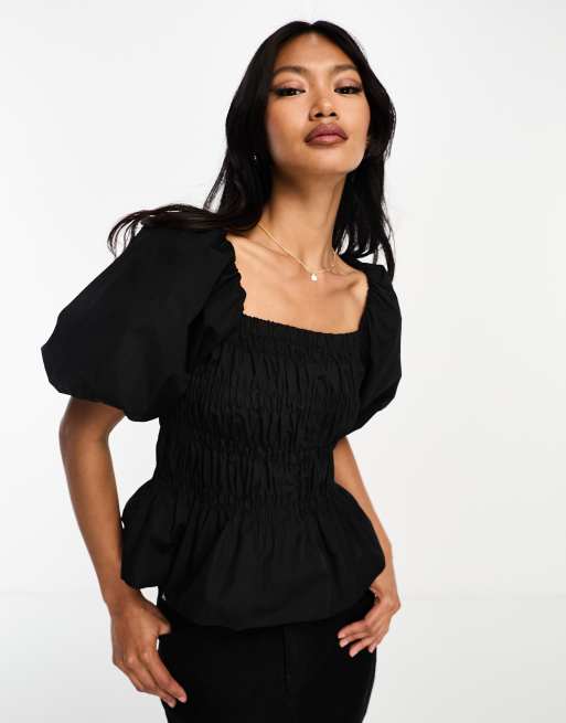 River Island - Blusa nera con dettaglio arricciato e maniche a sbuffo