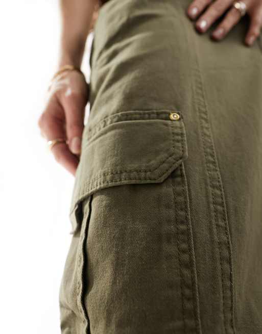 River Island – Bojówki ze ściągaczami i paskiem w kolorze khaki, 4 z 5