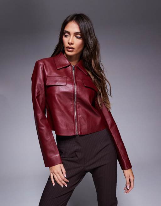 River Island - Bomber taglio corto in pelle sintetica bordeaux 