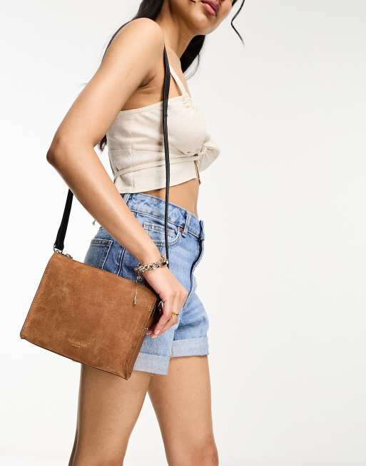 River Island - Borsa a tracolla in camoscio marrone