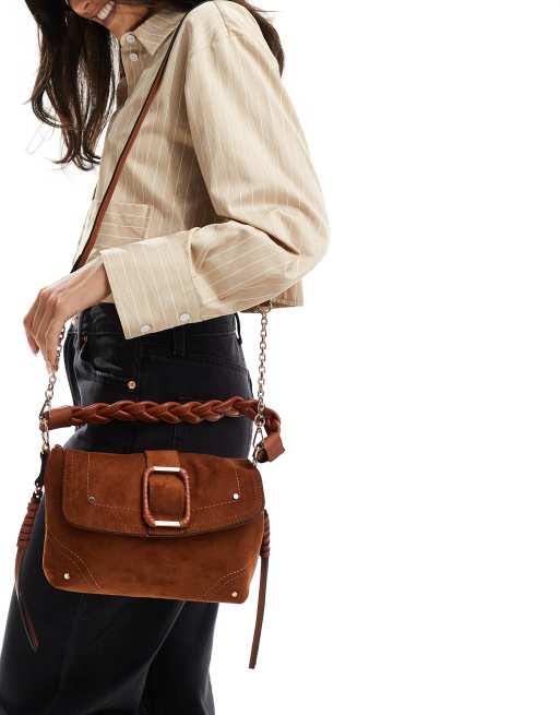 River Island - Borsa da spalla in camoscio sintetico marrone con fibbia, 2 di 4