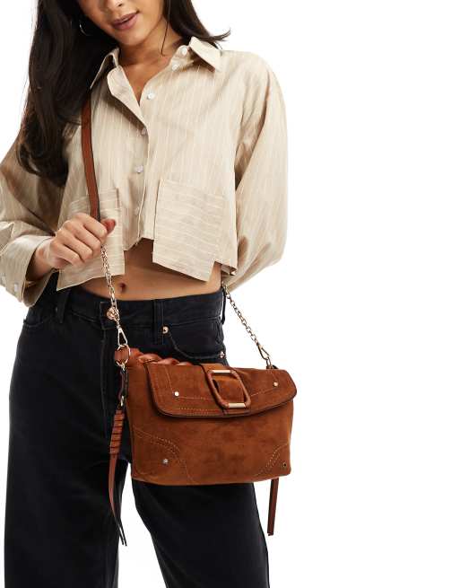 River Island - Borsa da spalla in camoscio sintetico marrone con fibbia, 4 di 4