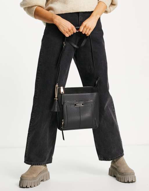 River Island - Borsa messenger nera con tasca con zip, 4 di 4