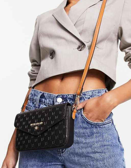 River Island - Borsetta a busta nera con dettagli in rilievo e tracolla a contrasto