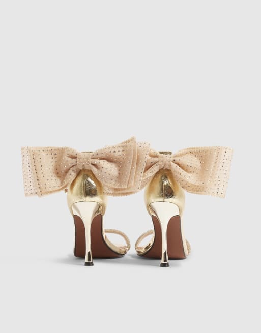 River Island Bow strappy heeled sandals in gold, 4 of 4