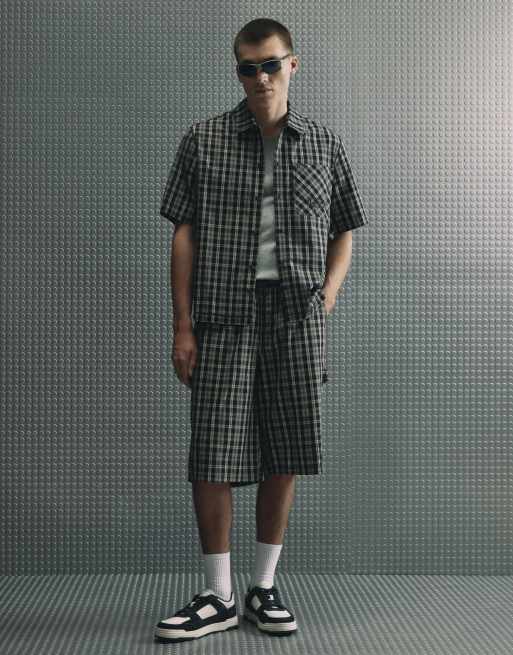 River Island Boxy fit cotton check legacy shirt in black , 3 of 4