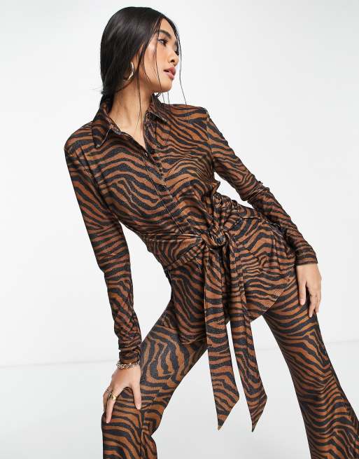 River Island – Brązowa koszula z błyszczącym wzorem zwierzęcym i paskiem – część zestawu