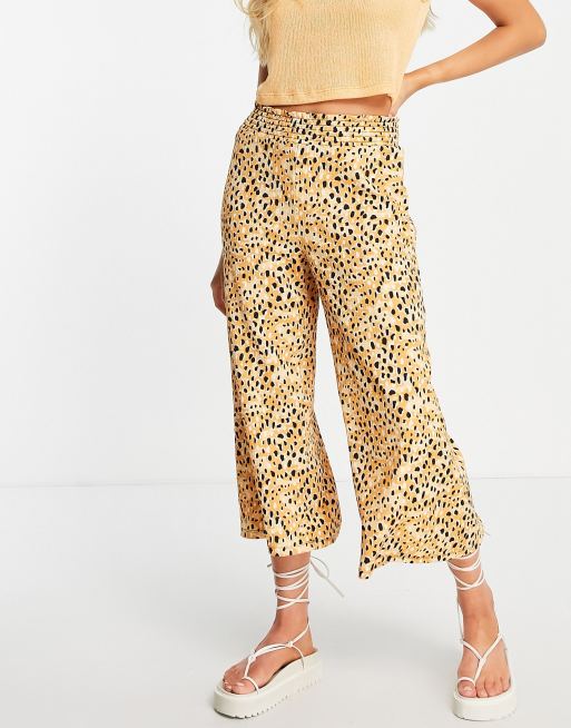 River Island – Brązowe marszczone w talii spodnie kuloty w zwierzęcy wzór