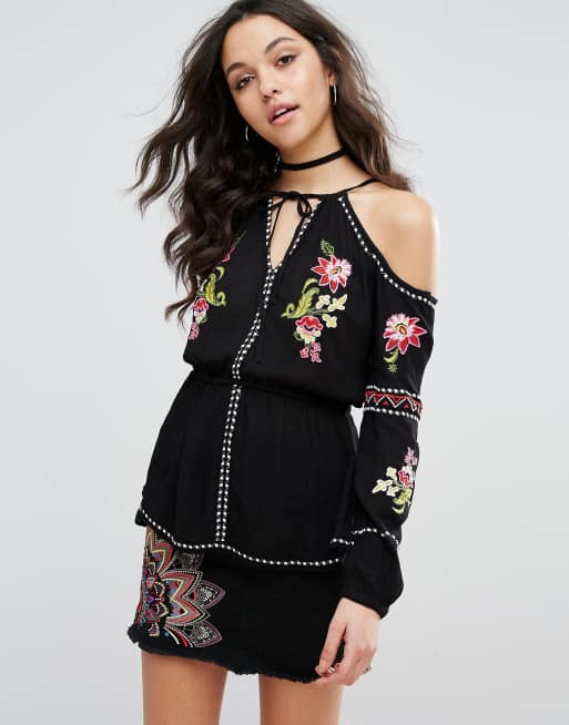 River Island – Broderad baraxlad topp