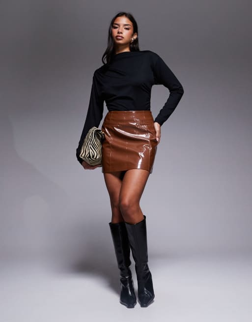 River Island - Brun mininederdel med lommer i vinyl, 2 af 5
