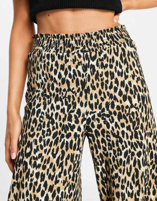 River Island – Bruna leopardmönstrade culotte-byxor med smockad midja, 3 av 4