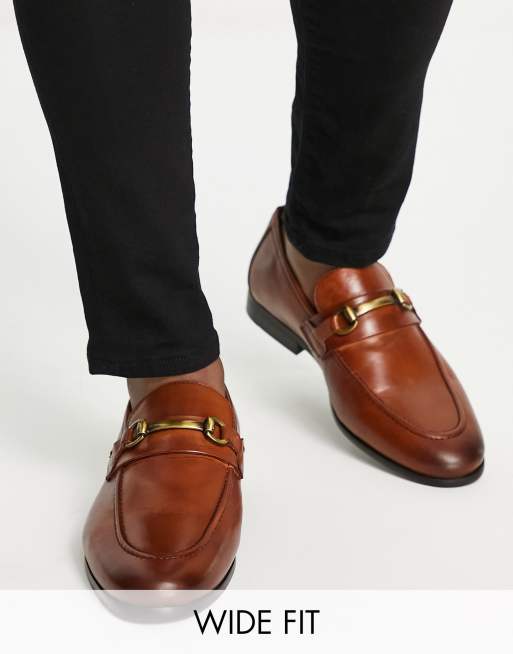 River Island – Bruna loafers i läder med bred passform och metalldetalj