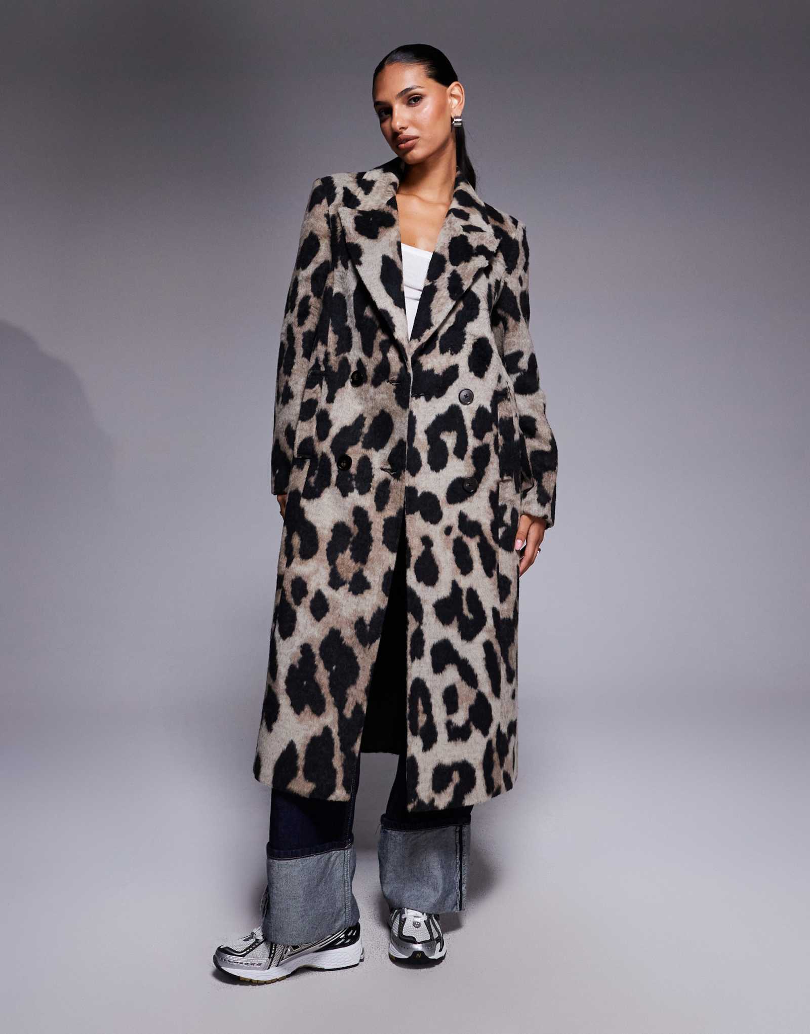 Двубортное пальто с матовым леопардовым принтом River Island коричневого цвета