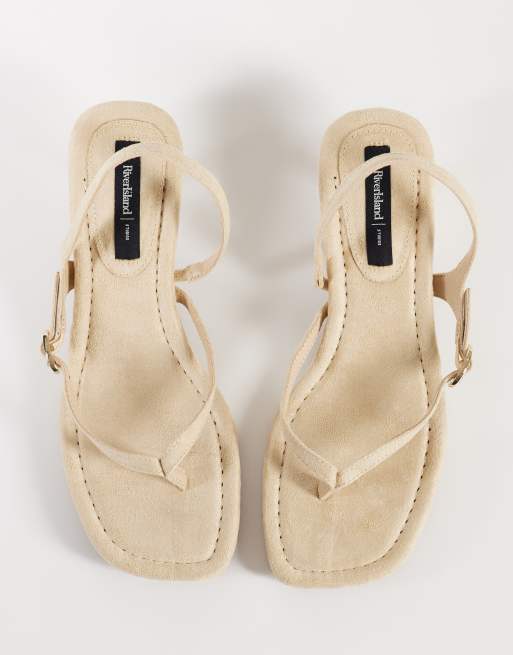 River Island buckle toe thong heeled sandals in beige, 4 of 4