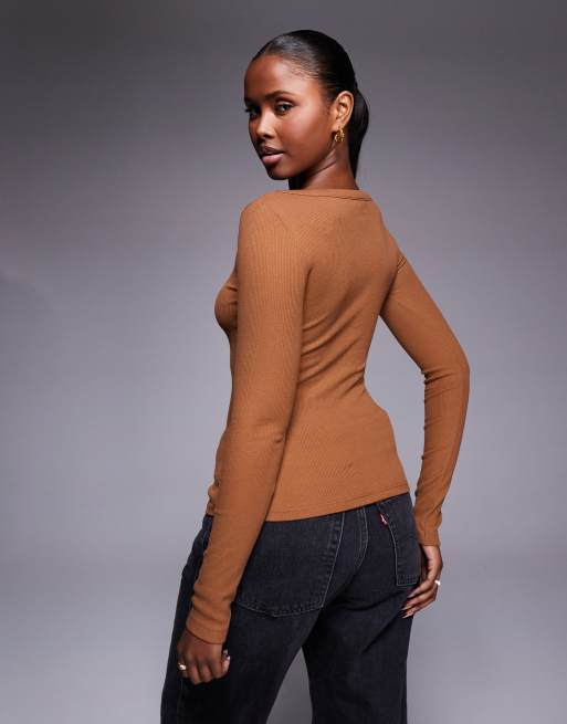 River Island button v-neck ribbed top in beige, 2 of 4