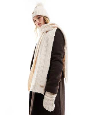 River Island cable knit gift set in beige