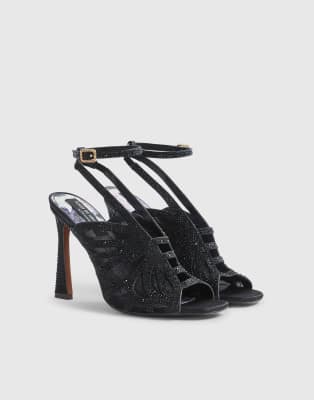  Caged heels 