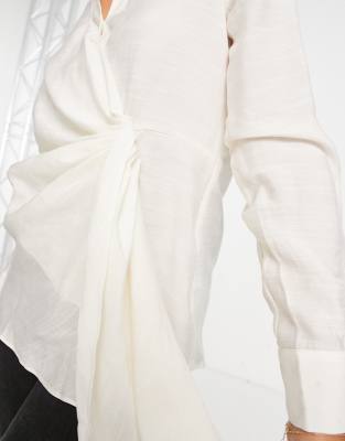 Camicia testurizzata color crema con incrocio sul davanti-Bianco - River Island Camicia donna  - immagine2