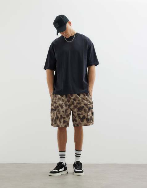 River Island Camouflage cargo shorts in brown - light - view 1