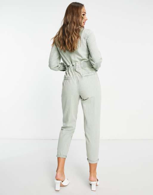 TEXTURED CARGO JUMPSUIT - Matte green