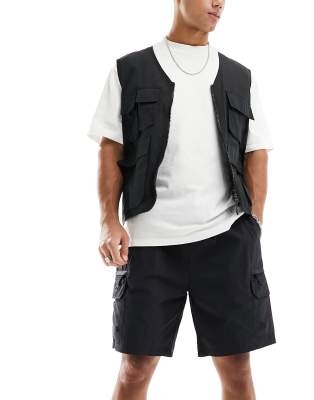 River Island Cargo Shorts In Black