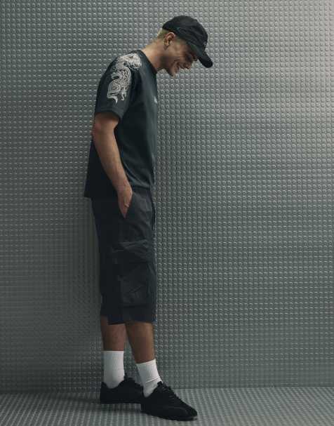 River Island Cargo shorts in black - view 1