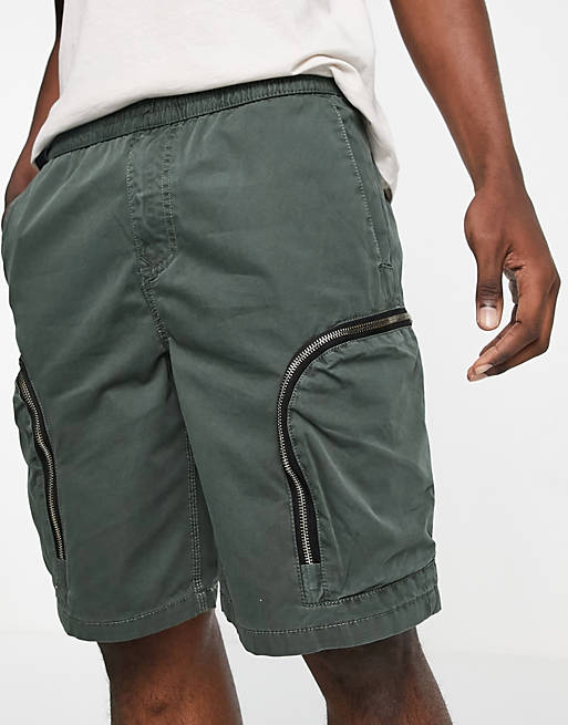 Men River Island cargo shorts in khaki 