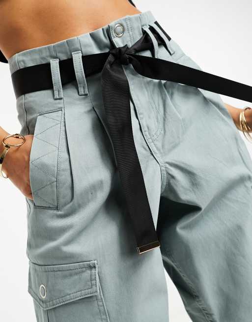 River Island - Cargobroek met riem en taille met plooirand in blauw, 3 van 4