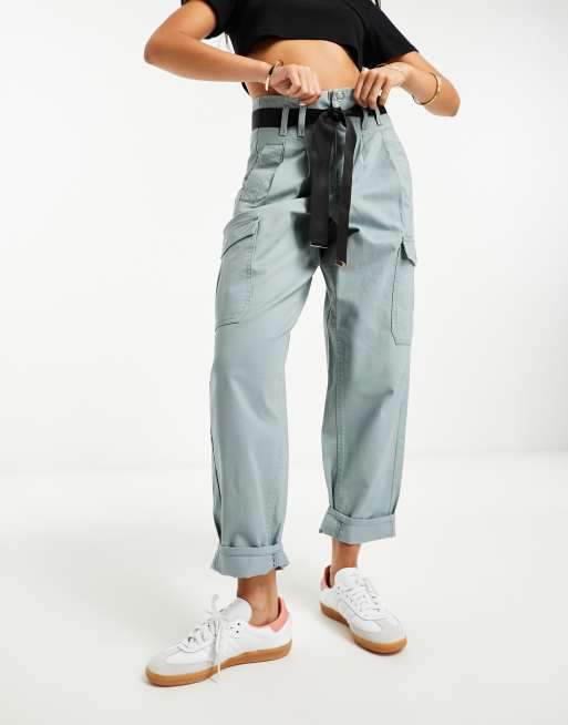 River Island - Cargobroek met riem en taille met plooirand in blauw, 4 van 4
