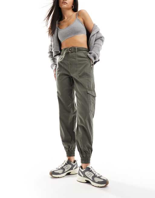 River Island - Cargobroek met riem en utility details in khaki