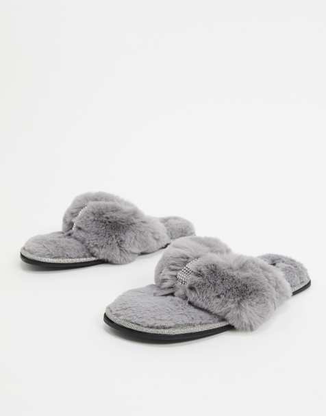 River Island - Chaussons en fausse fourrure avec détail en strass - Gris
