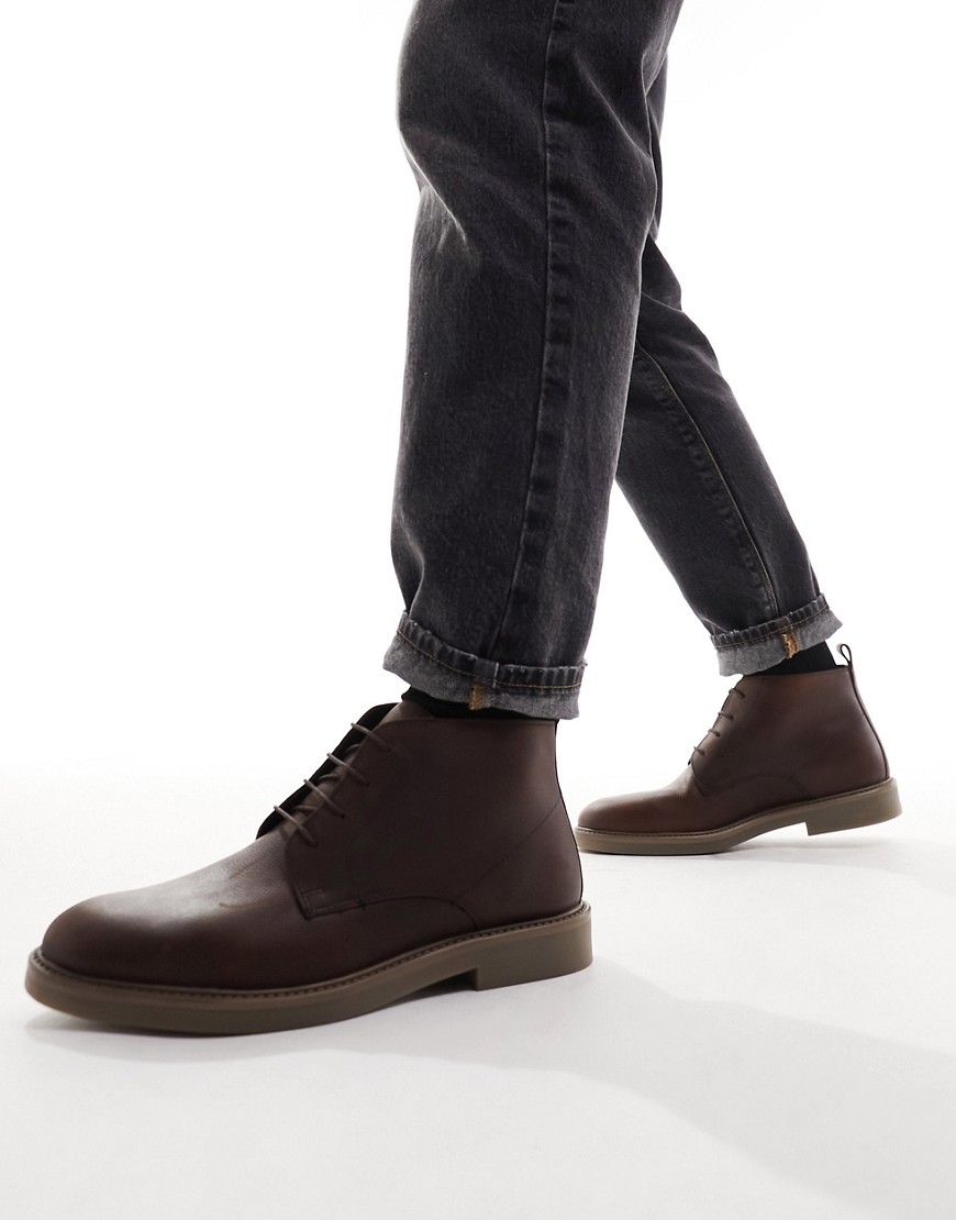 chukka boots in dark brown