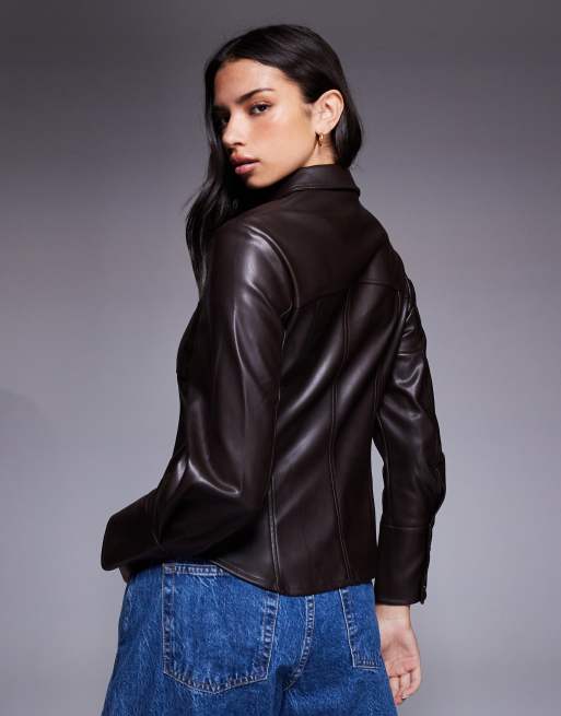 River Island – Ciemnobrązowa dopasowana koszula z imitacji skóry, 3 z 4