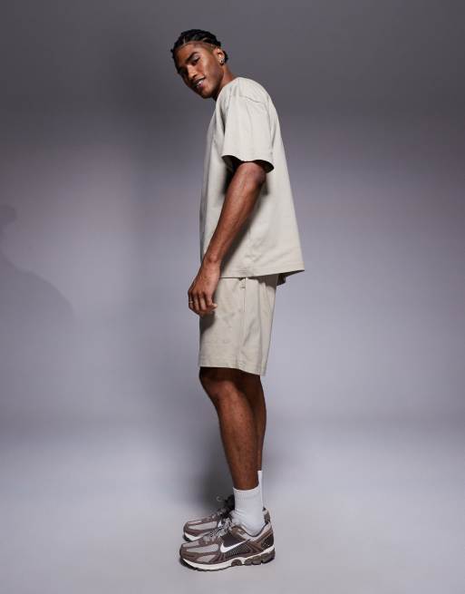 River Island - Completo con t-shirt e pantaloncini color pietra con stampa, 2 di 5