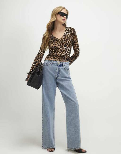 River Island Cotton blend leopard print v neck top in cream, 3 of 4