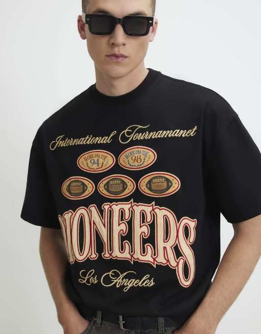 River Island Cotton pioneers badge t-shirt in black, 3 of 4