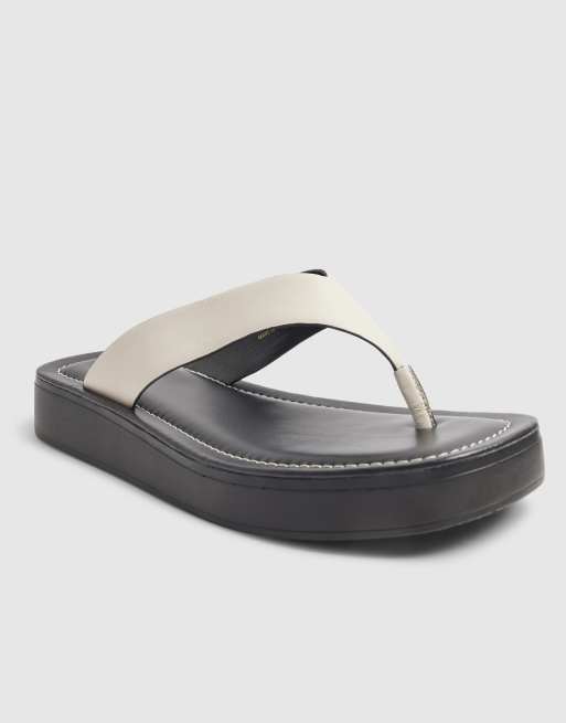 River Island Cream leather flatform toe thong sandals in ecru, 2 of 3