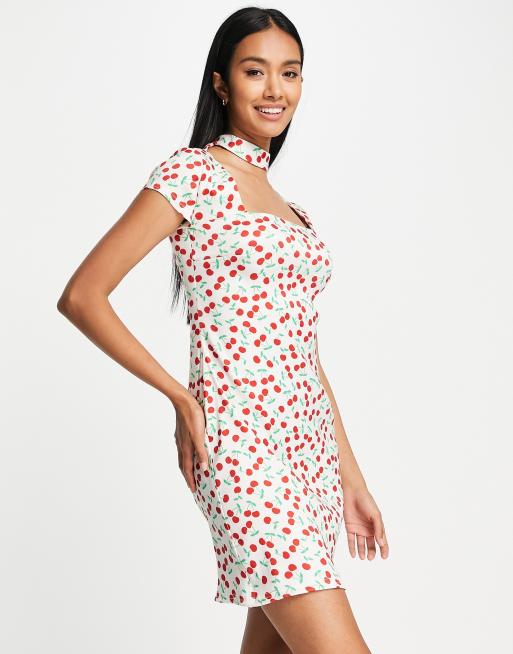 River Island - Cremehvid shift-minikjole med kirsebærprint og choker-detalje, 4 af 4