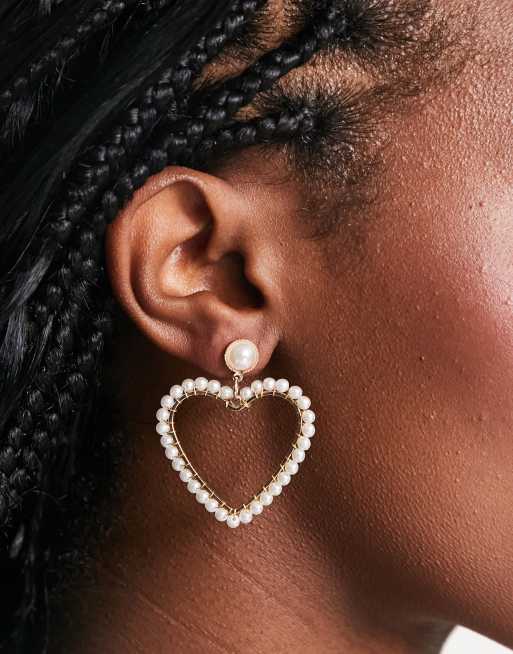 River Island - Créoles ajourées en cœur avec perles nacrées - Doré