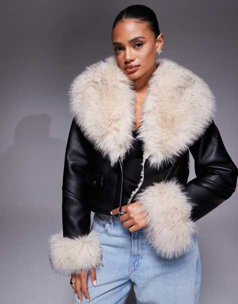 River Island – Cropped Bikerjacke in Schwarz mit Kunstpelzkragen - view 1