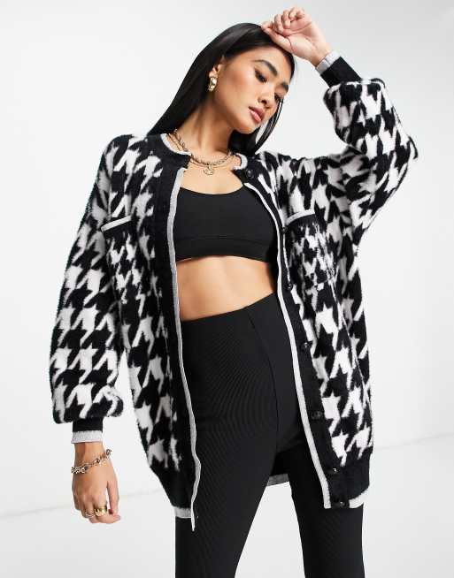 River Island – Czarna, puszysta kurtka bomberka oversize ze wzorem