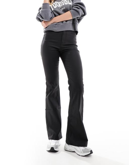 River Island – Czarne powlekane dzwony jeansowe z wysokim stanem, 4 z 5