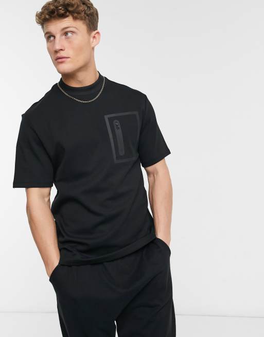River Island – Czarny T-shirt o regularnym kroju z kieszenią na zamek