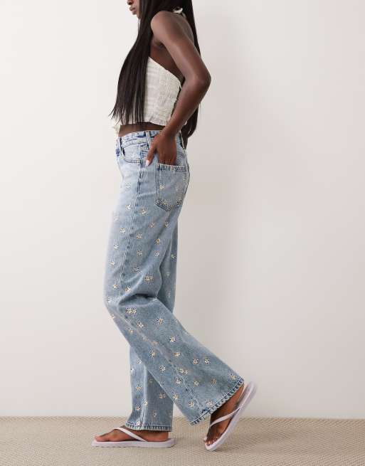 River Island daisy embroidered relaxed straight jean in midwash blue, 3 of 5