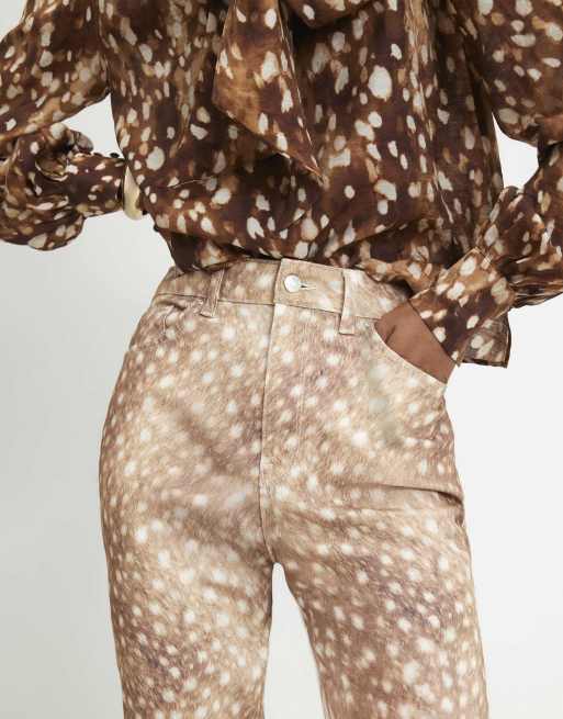 River Island Deer print cigarette jeans in beige, 3 of 4